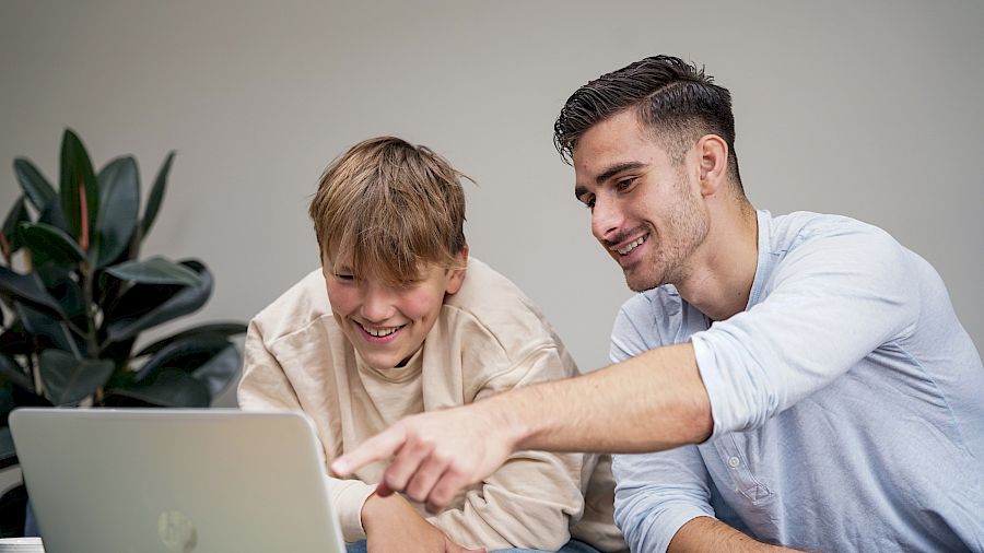 Mentor gir gode forklaringer på hvordan man programmerer riktig.